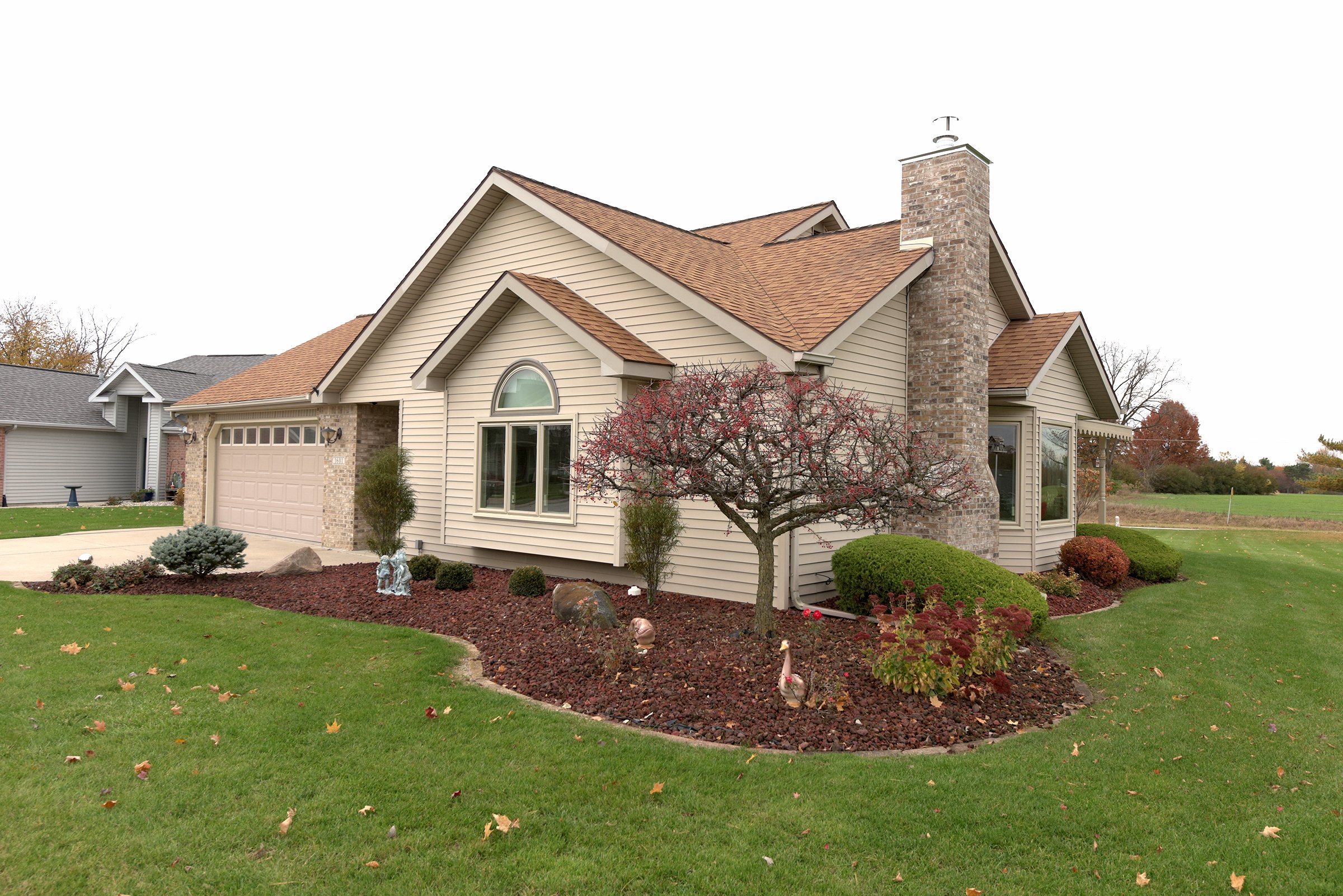 Property photo 1 - REAL ESTATE AUCTION IN WHITLEY COUNTY, INDIANA